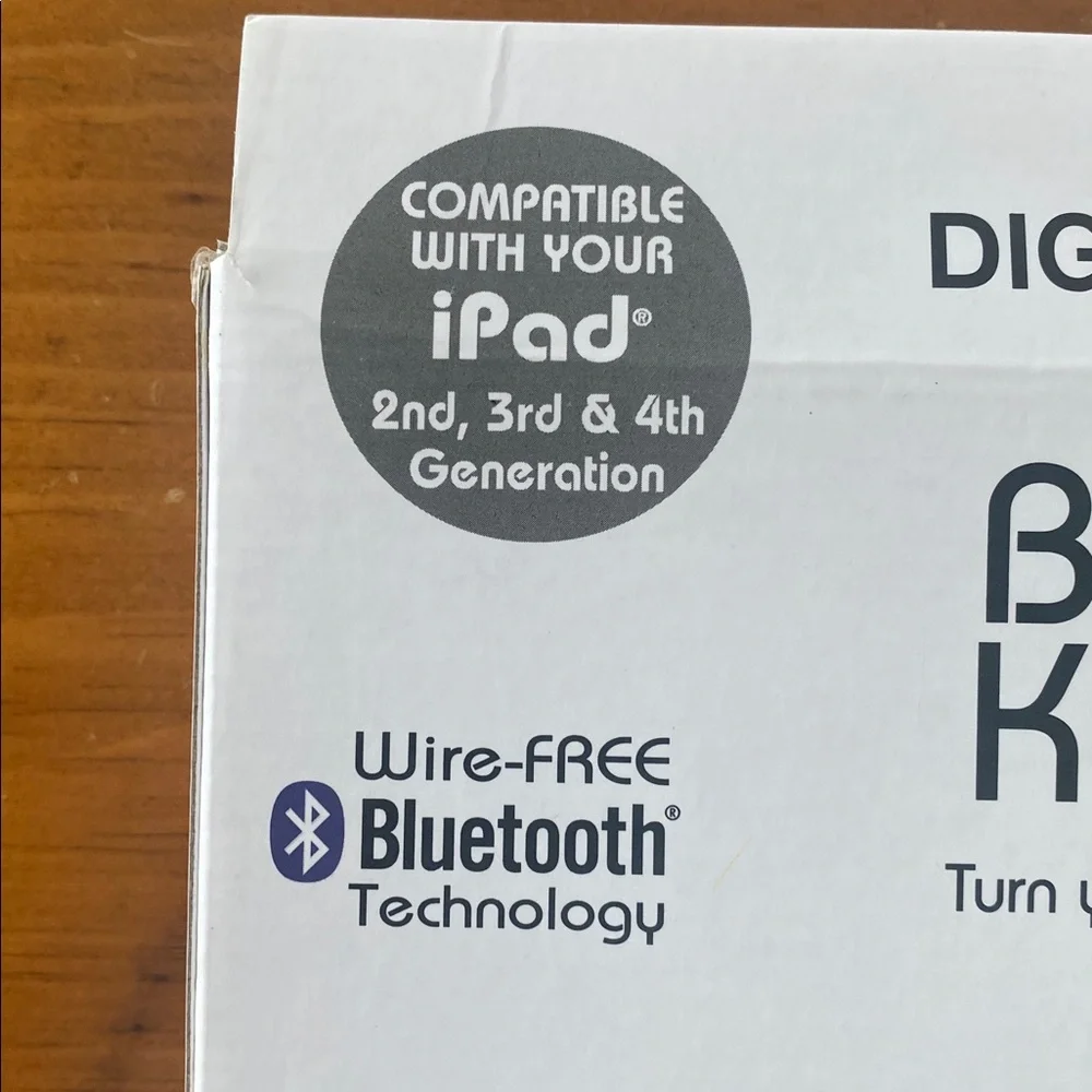 NIB Ultra thin Bluetooth keyboard wireless IPAD NWT
